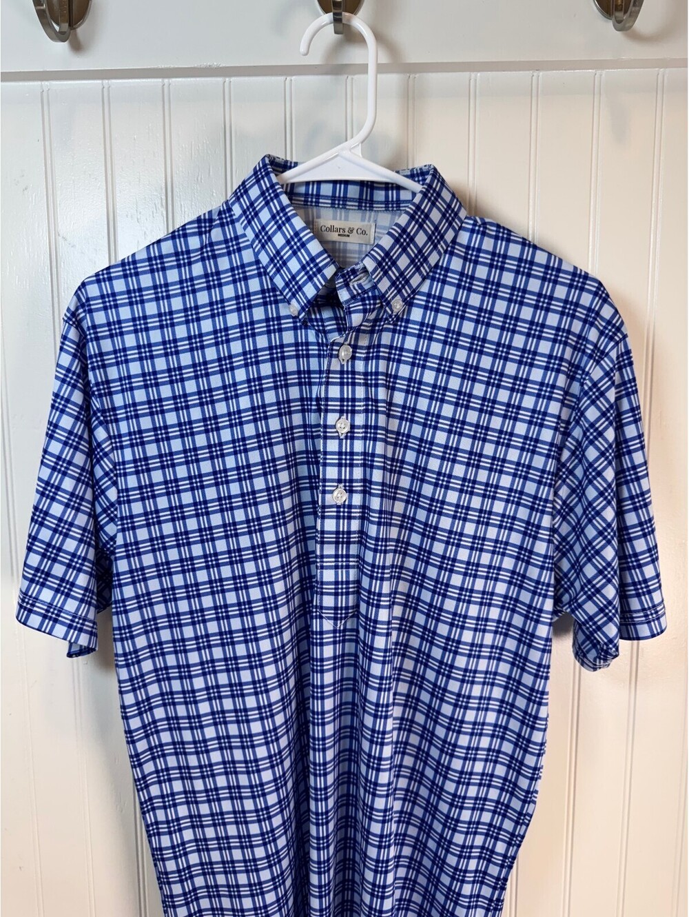 Collars & Co. Men's Medium Blue and White Plaid Short Sleeve Button-Up Shirt